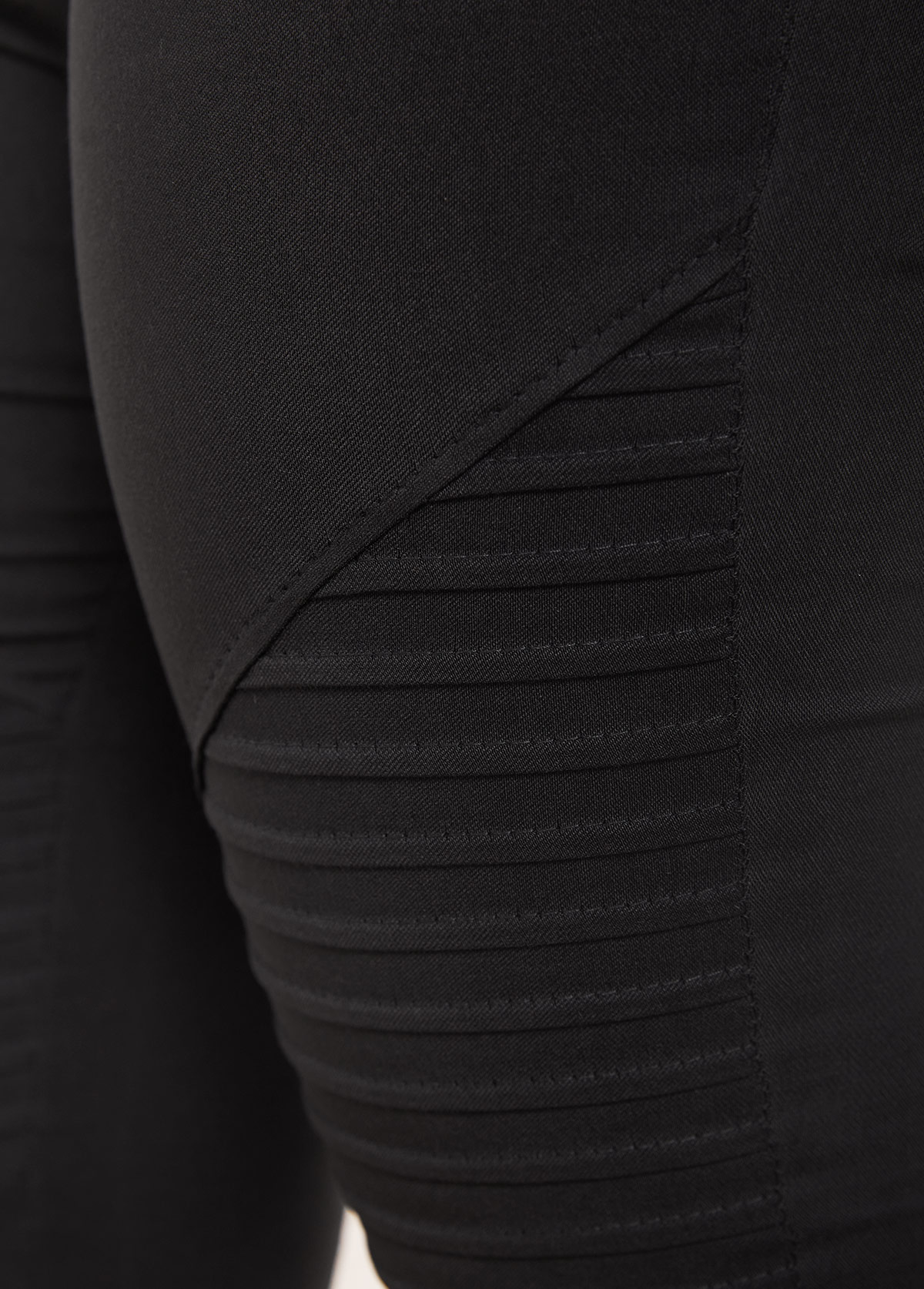 Elastic Waist Mid Waisted Black Skinny Pants